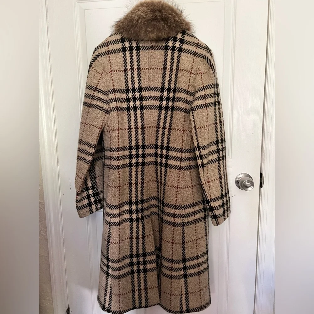 Burberry Beige Plaid Wool Coat with Brown Fur Trim - Picture 2 of 15